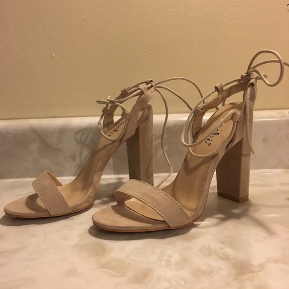 NWOT Machi Nude Chucky Heel w/ Ankle Straps - Picture 4 of 8
